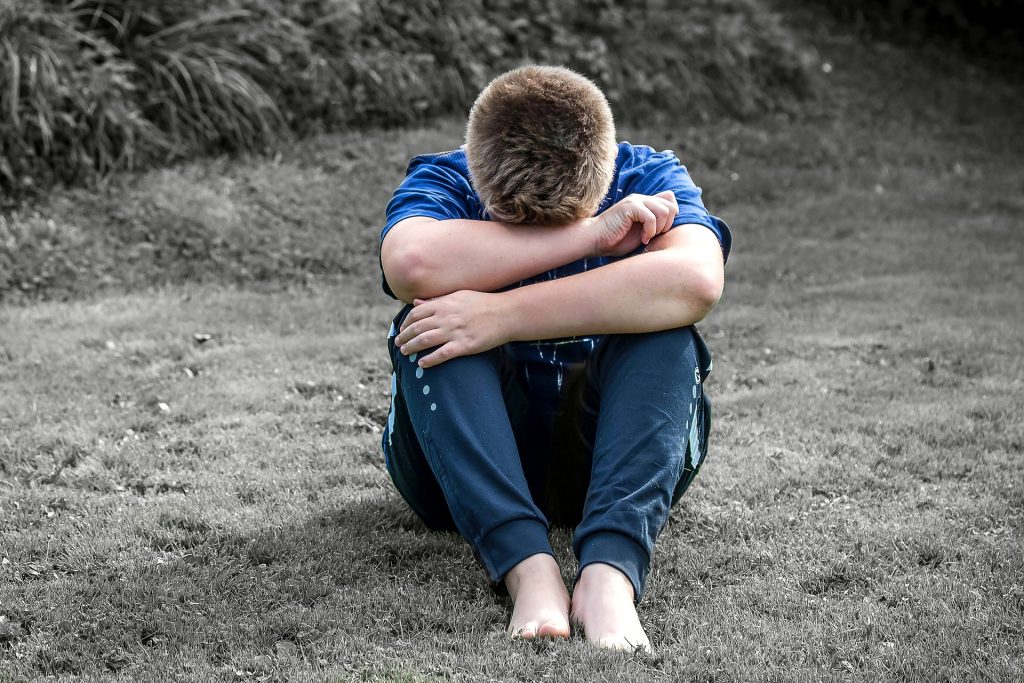 Foto "Junge schämt sich wegen Nachhilfe"